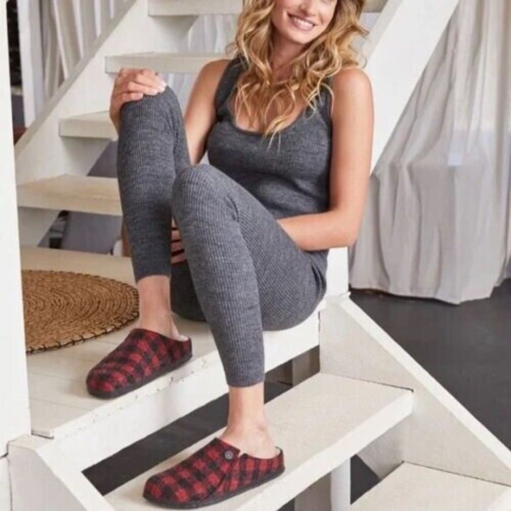 New Birkenstock Zermatt Shearling Clog Plaid Red Black Size EU 37 - Picture 1 of 8